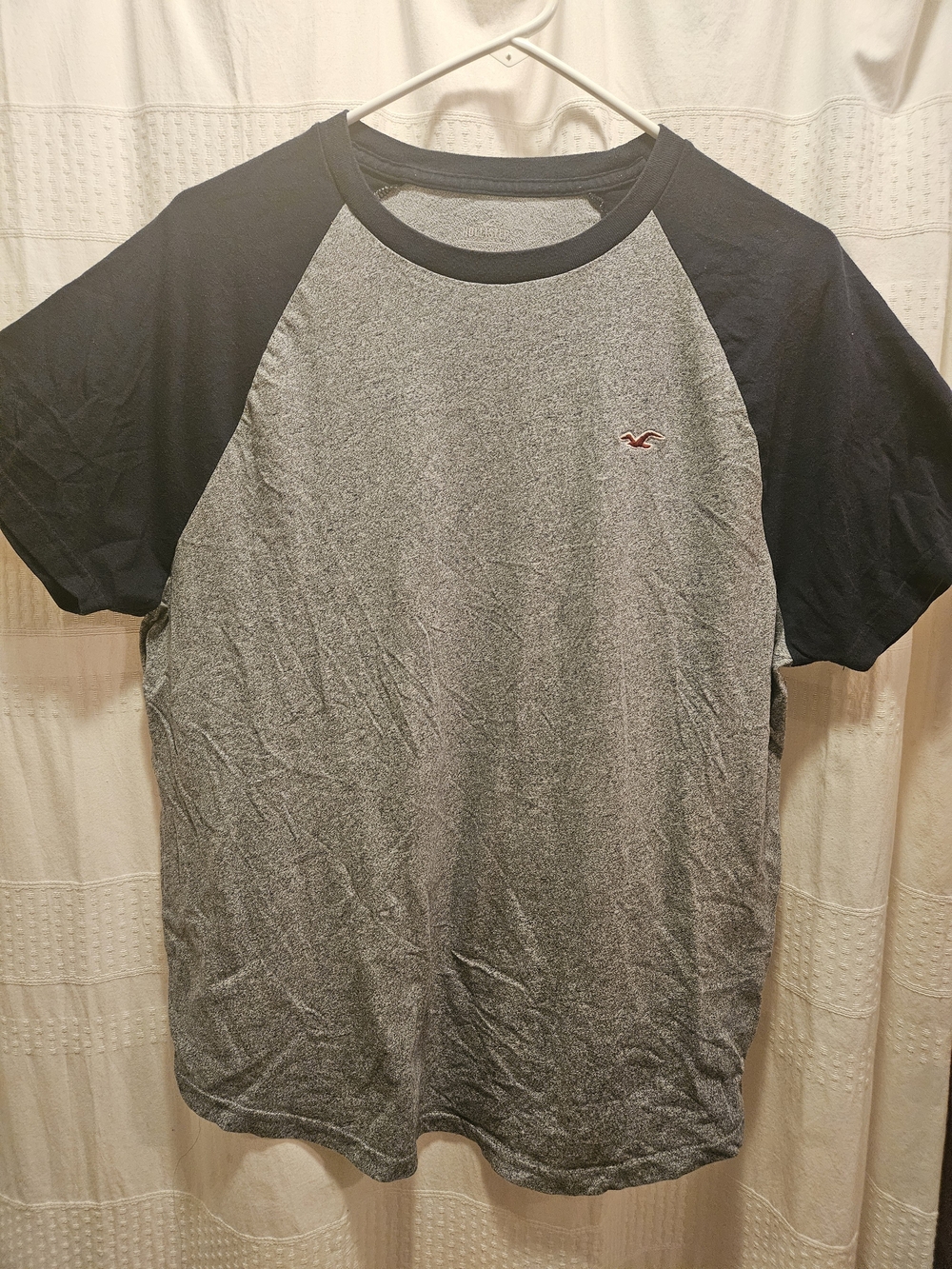 Hollister Men’s Gray Raglan Sleeve Logo T-Shirt SIZE L